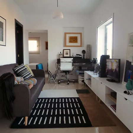 Lets Holidays View Apartment